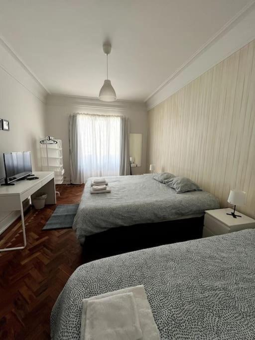 Habitacion Privada Para 3 Grande Con Balcon Лісабон Екстер'єр фото